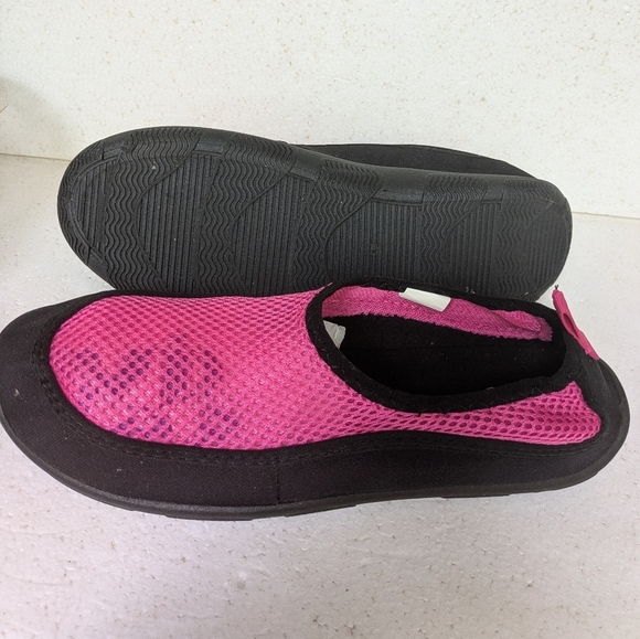 Women's Pink and Black Mesh Slip-On Shoes - Picture 2 of 5